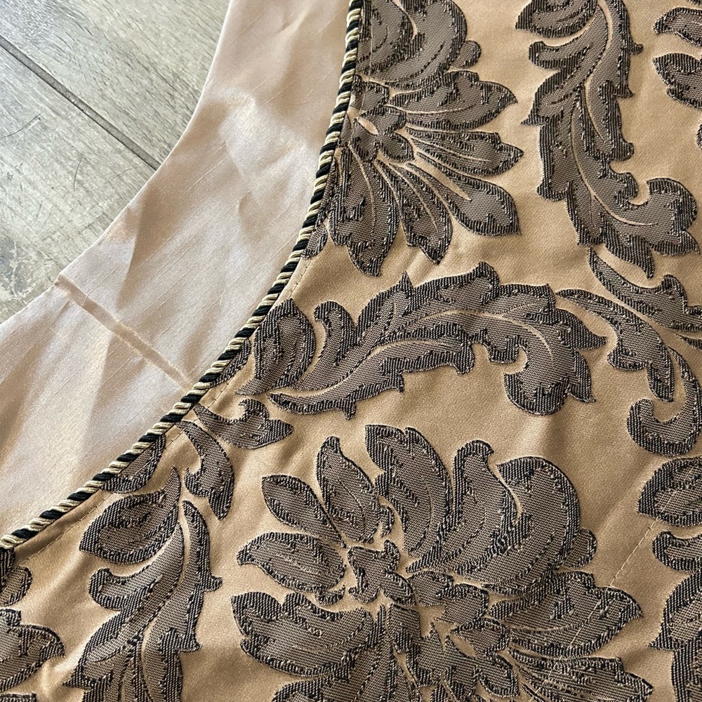 2 Luxury Brown Curtain panels. Each panel 50 in x 20 inches - Picture 5 of 8